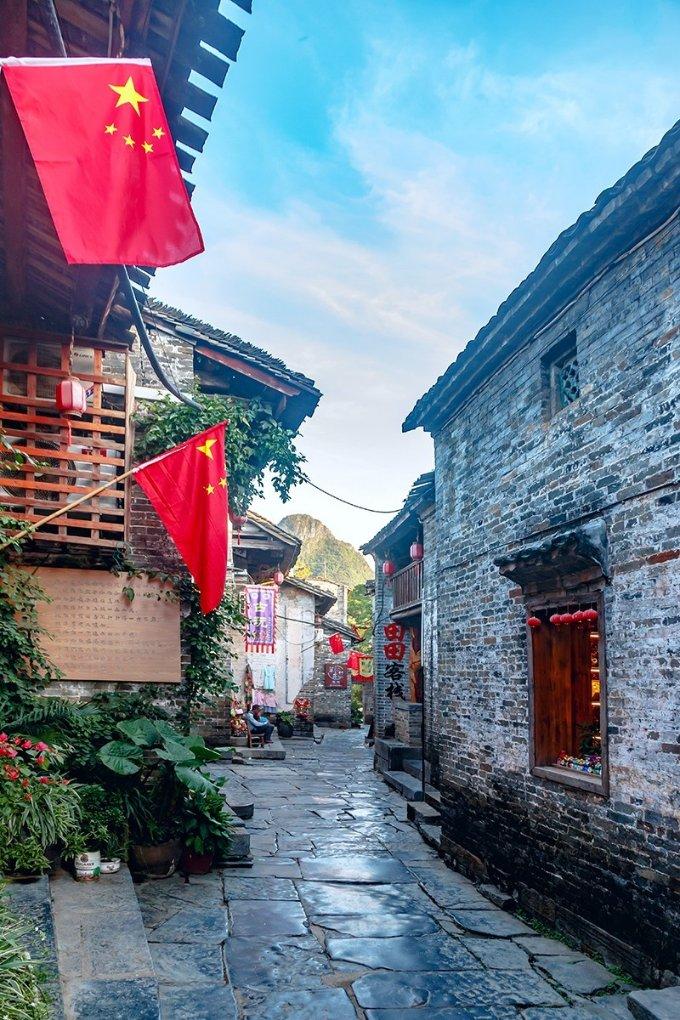 为什么很多人都向往去大型企业发展呢？游戏画面